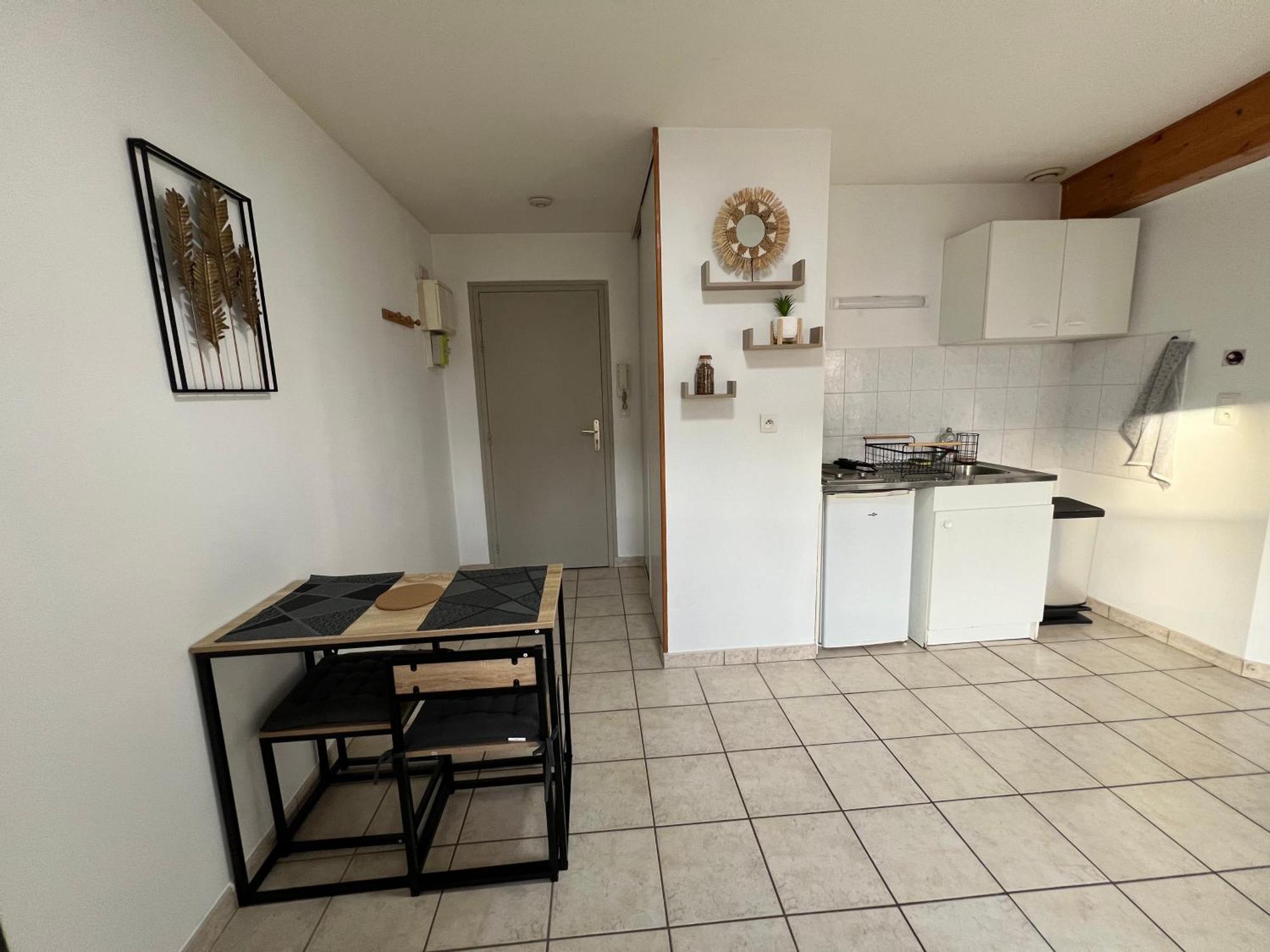 Studios A Valence, Drome Экстерьер фото
